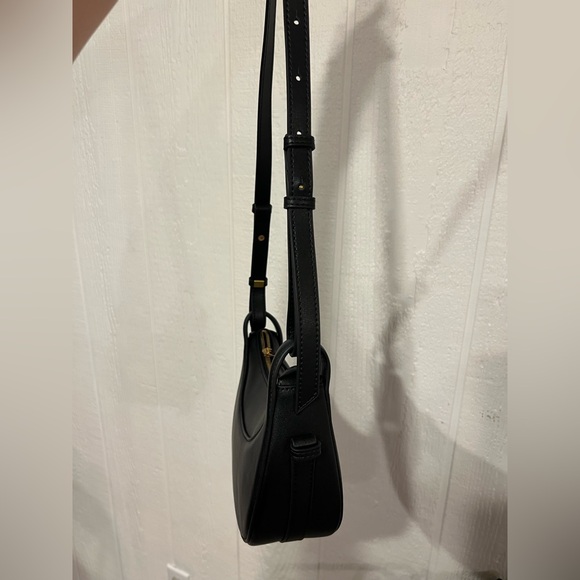 Elegant Black Shoulder Bag - Picture 6 of 7